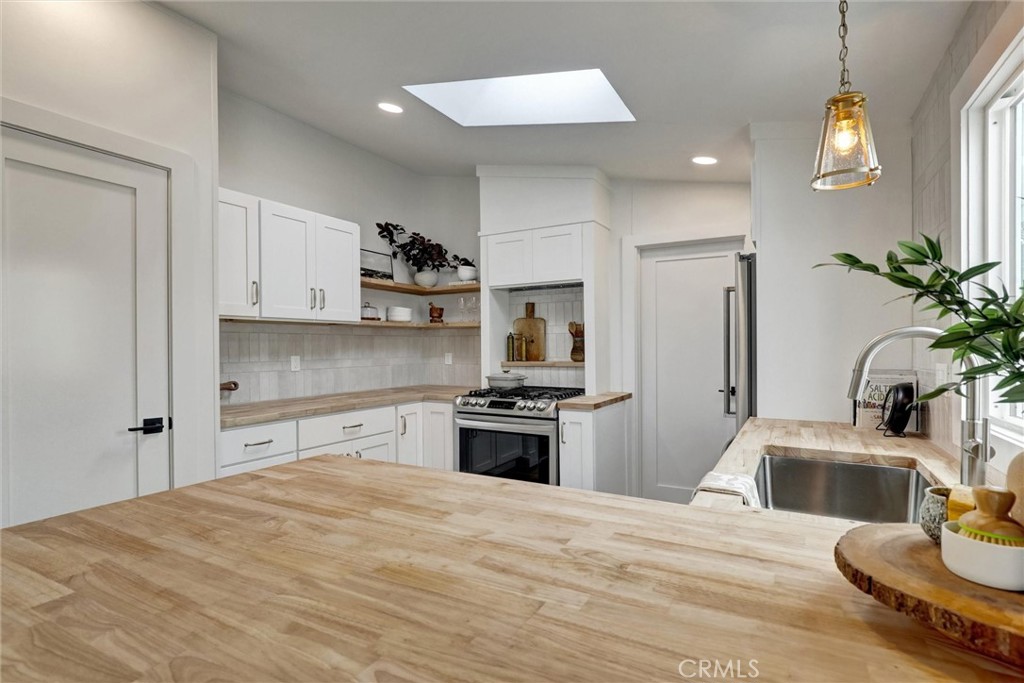 32742 32742 Alipaz Street 56