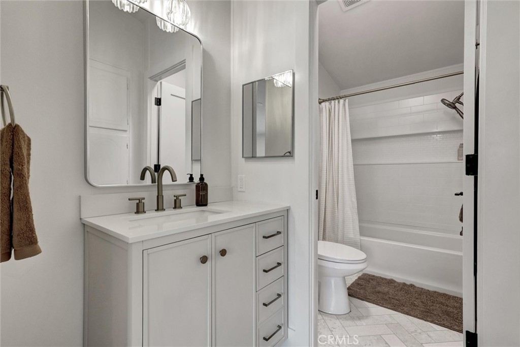 32742 32742 Alipaz Street 56