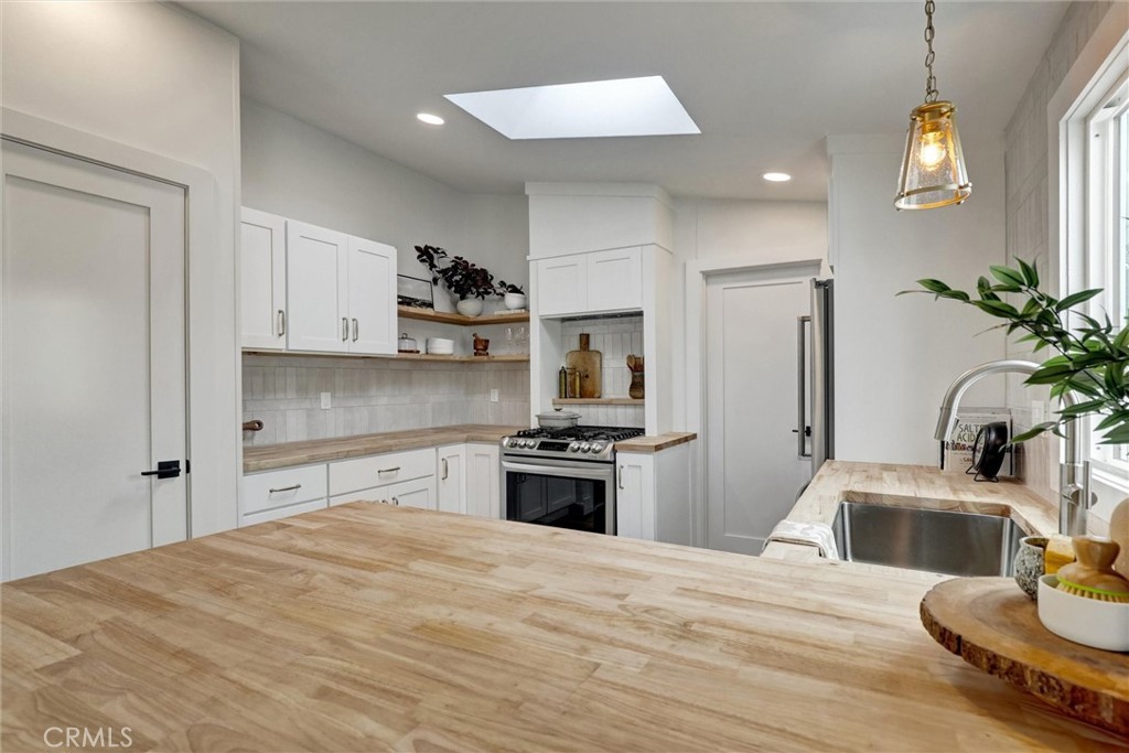 32742 32742 Alipaz Street 56