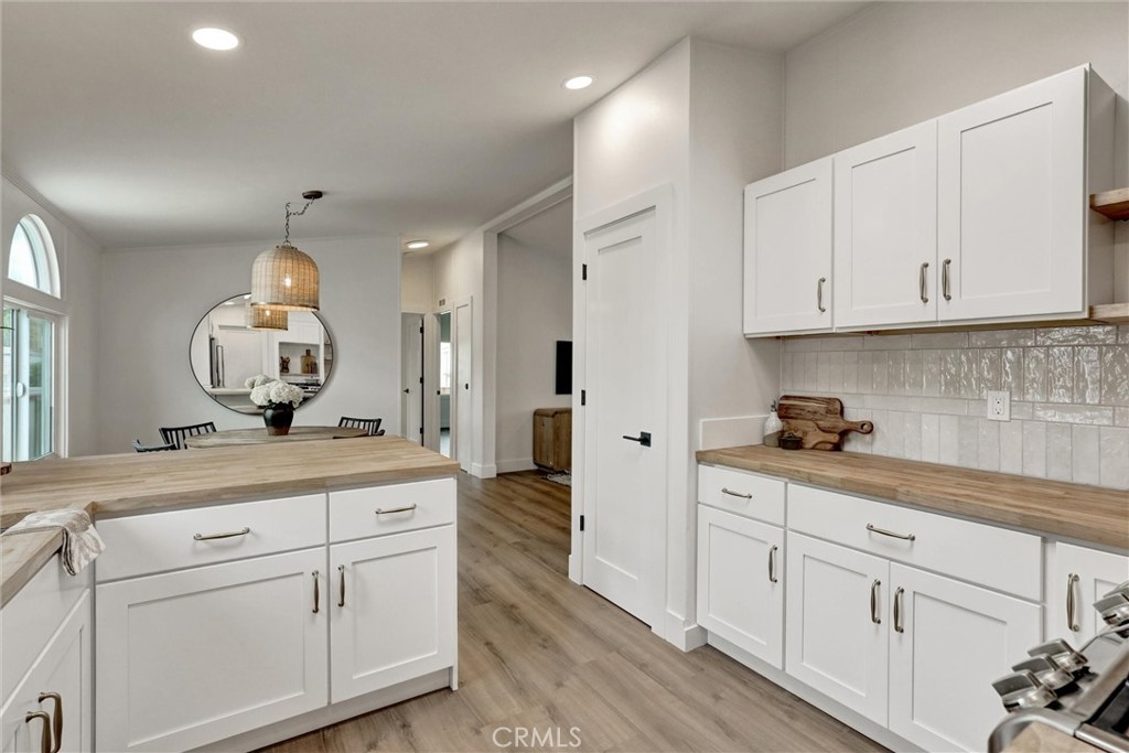 32742 32742 Alipaz Street 56