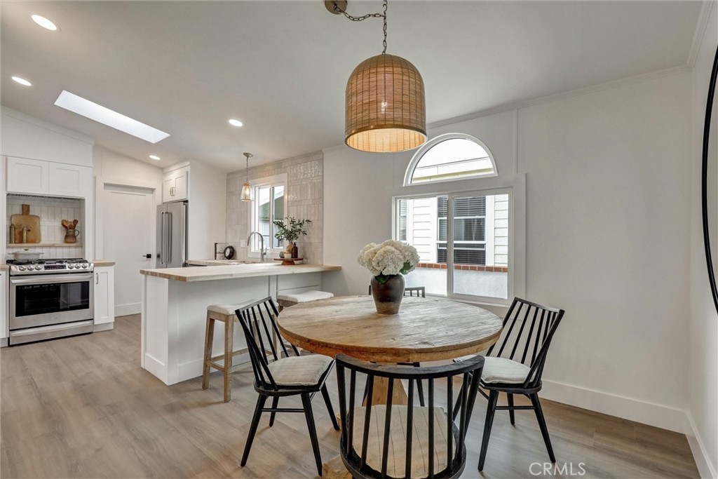 32742 32742 Alipaz Street 56