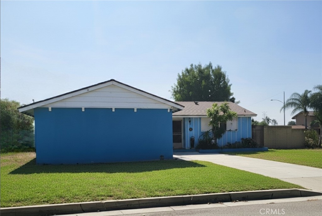 5724 N Galanto