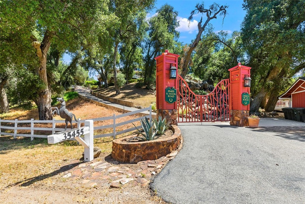 35455 El Niguel