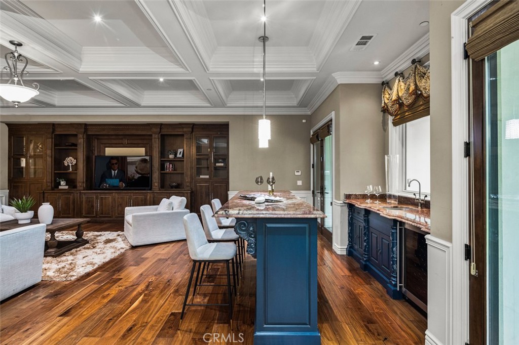 1122 S Santa Anita Avenue