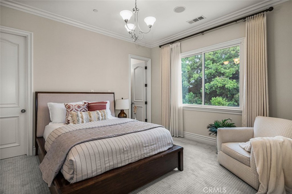 1122 S Santa Anita Avenue