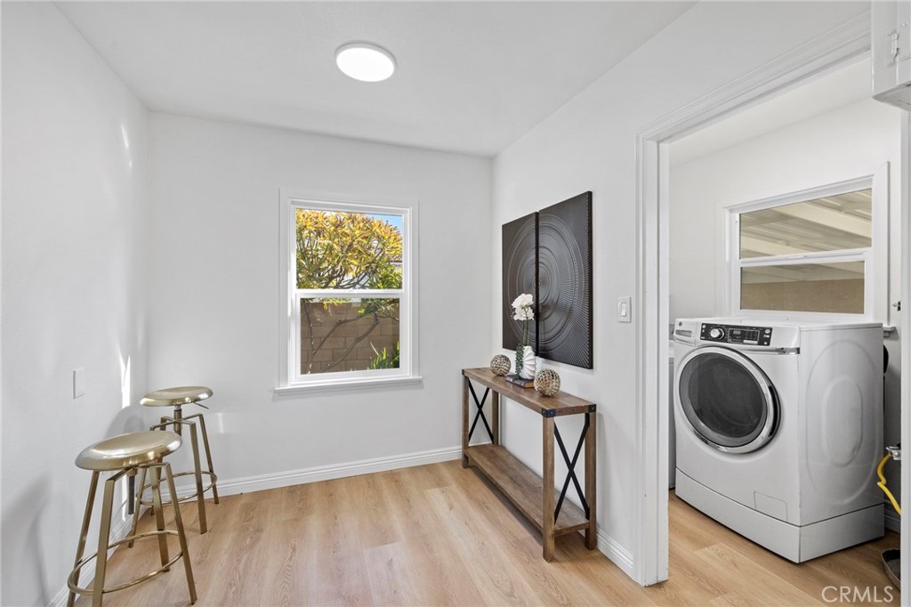 2100 W Valencia Drive