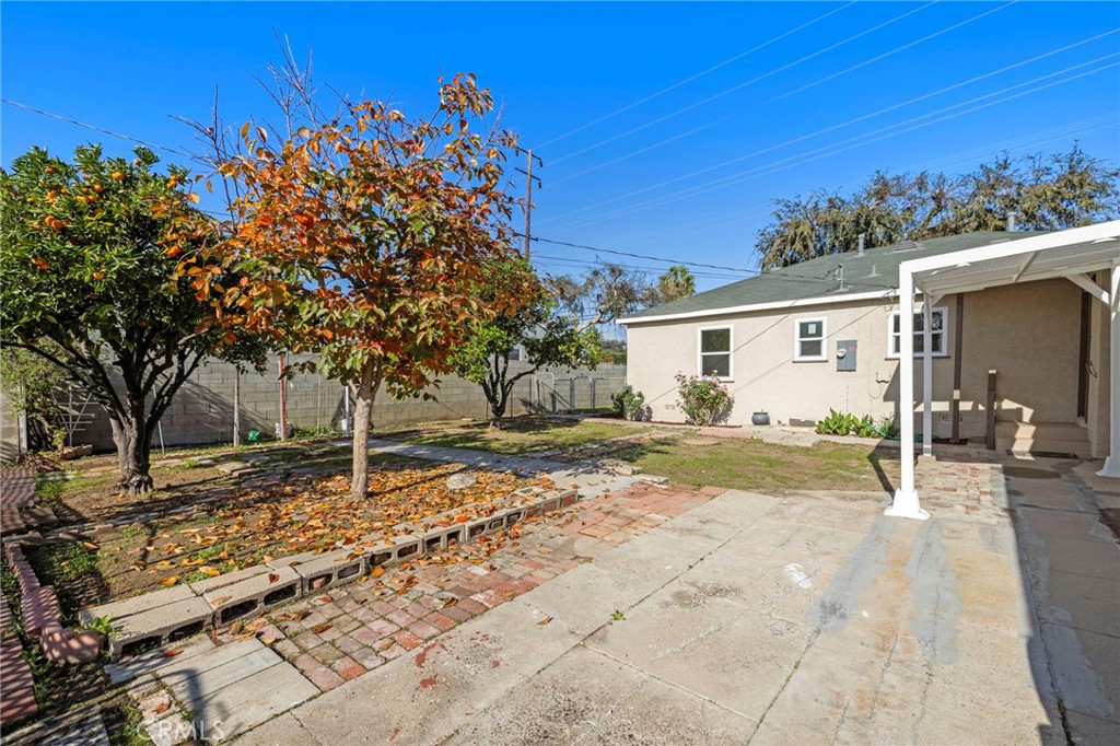 2100 W Valencia Drive