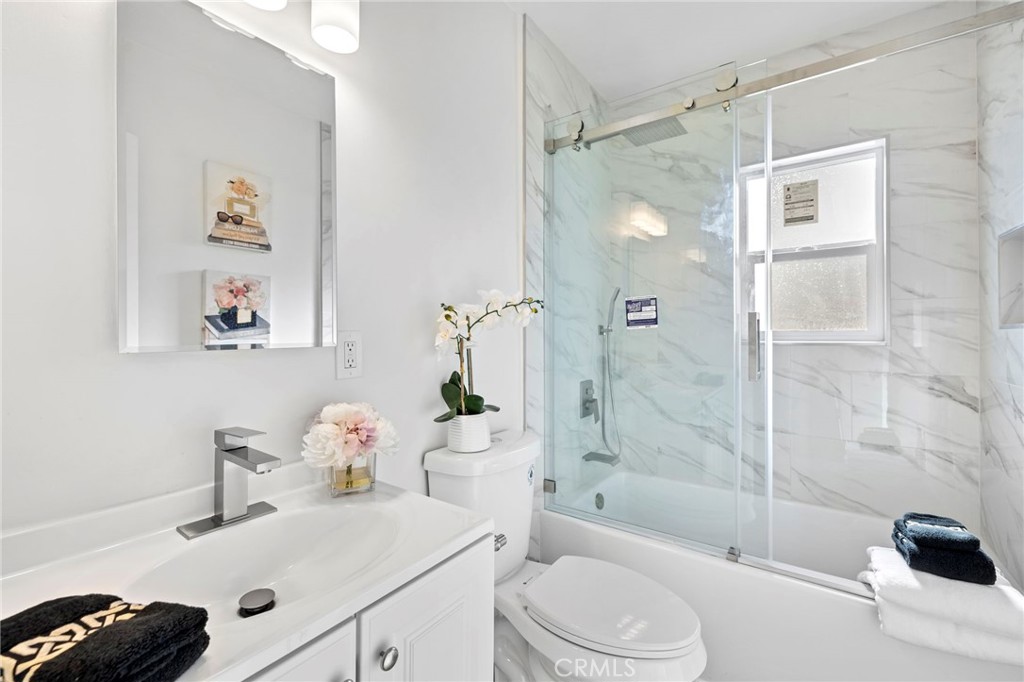 2100 W Valencia Drive