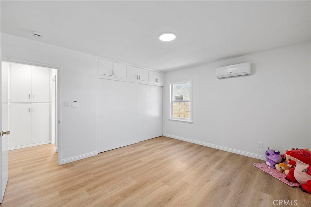 2100 W Valencia Drive