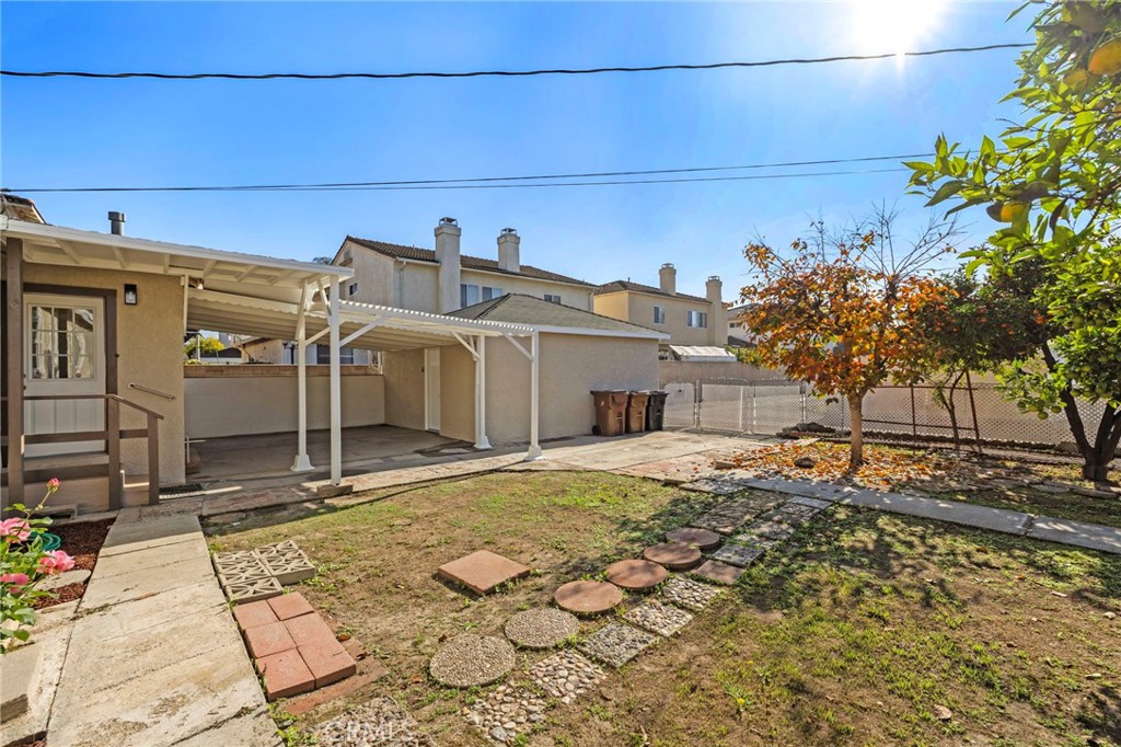 2100 W Valencia Drive