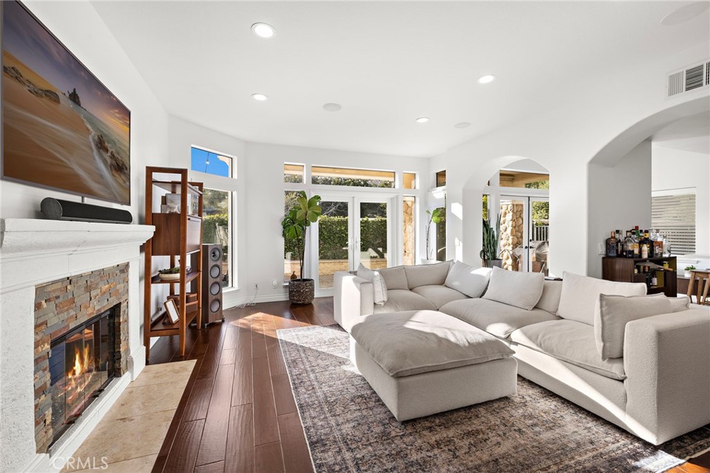 11 Avenida La Promesa