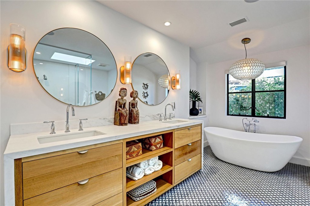 4 S Vista De La Luna