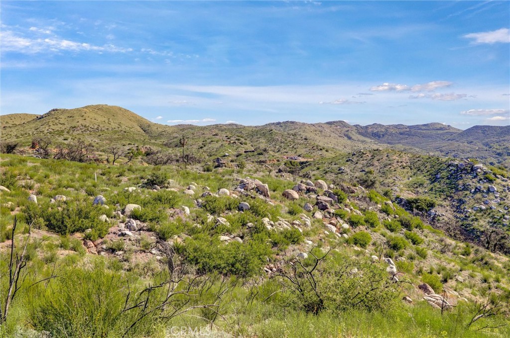 2 Decker Canyon Road