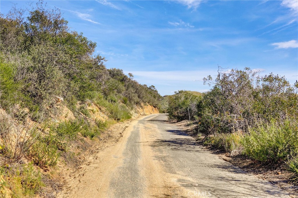 2 Decker Canyon Road