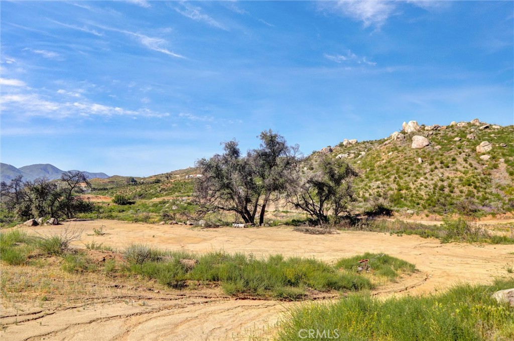 2 Decker Canyon Road