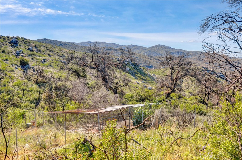 2 Decker Canyon Road