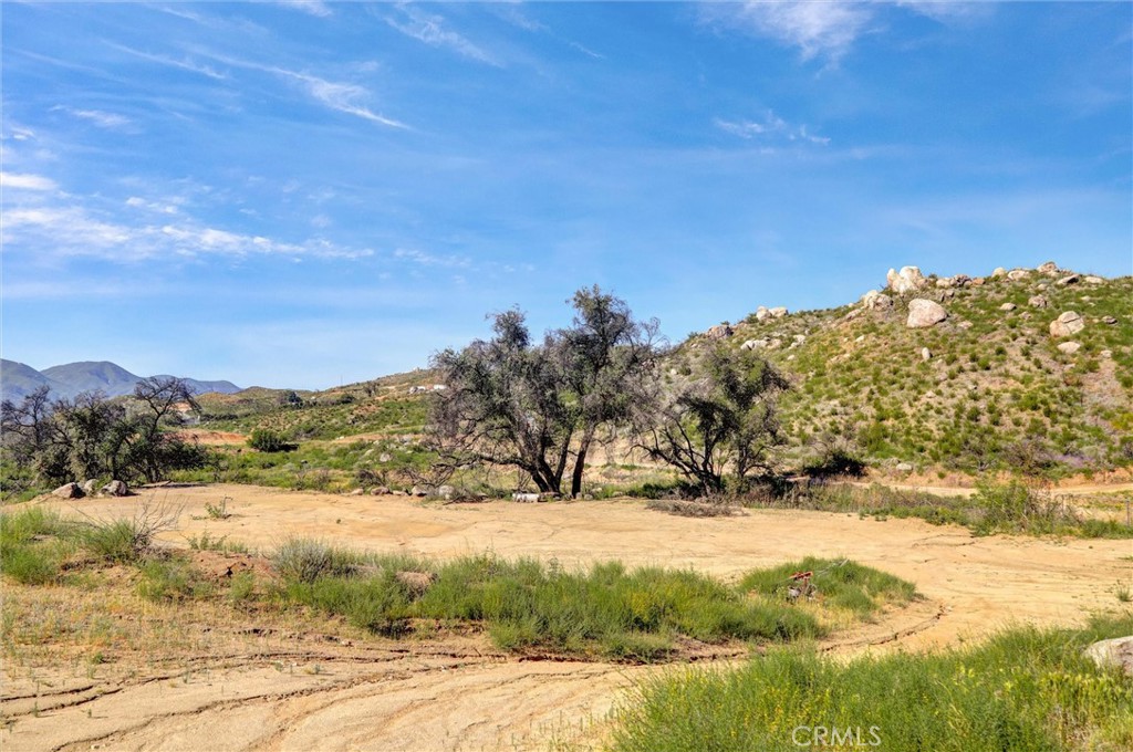 2 Decker Canyon Road