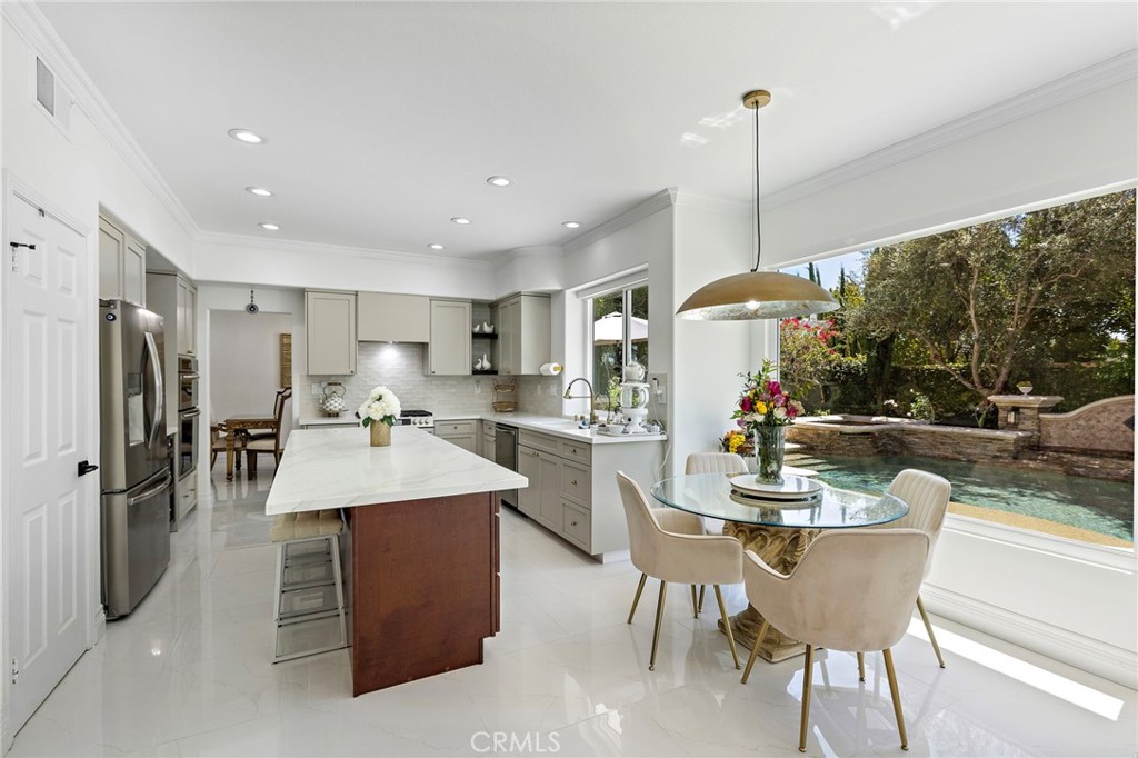 9 Brentwood