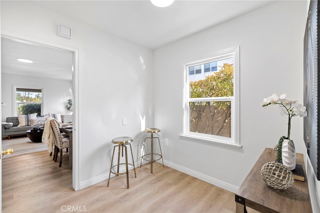 2100 W Valencia