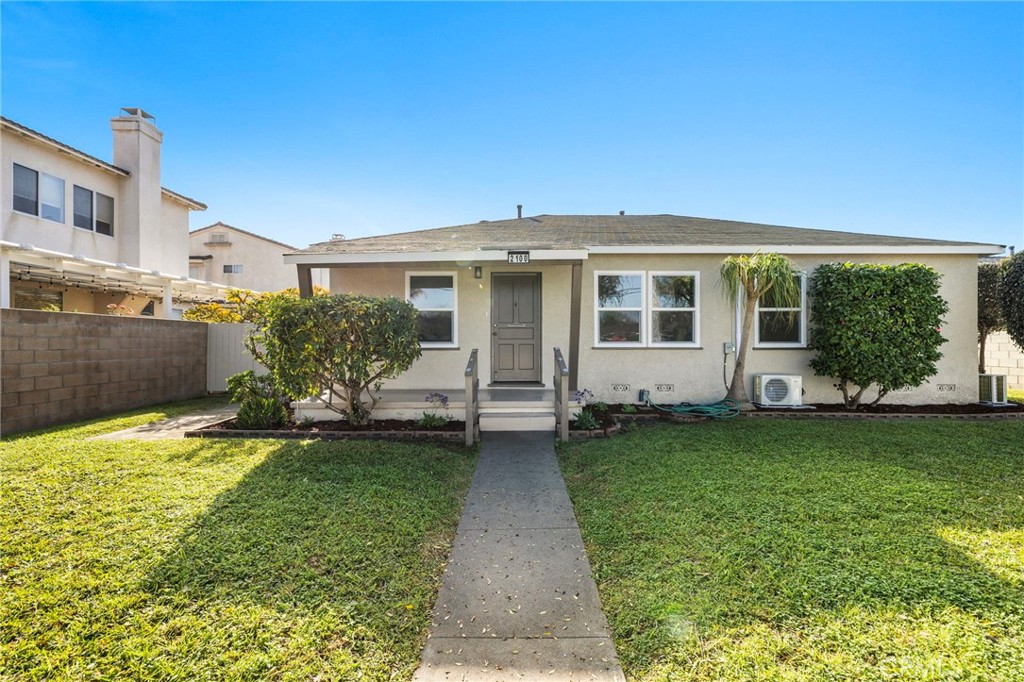 2100 W Valencia