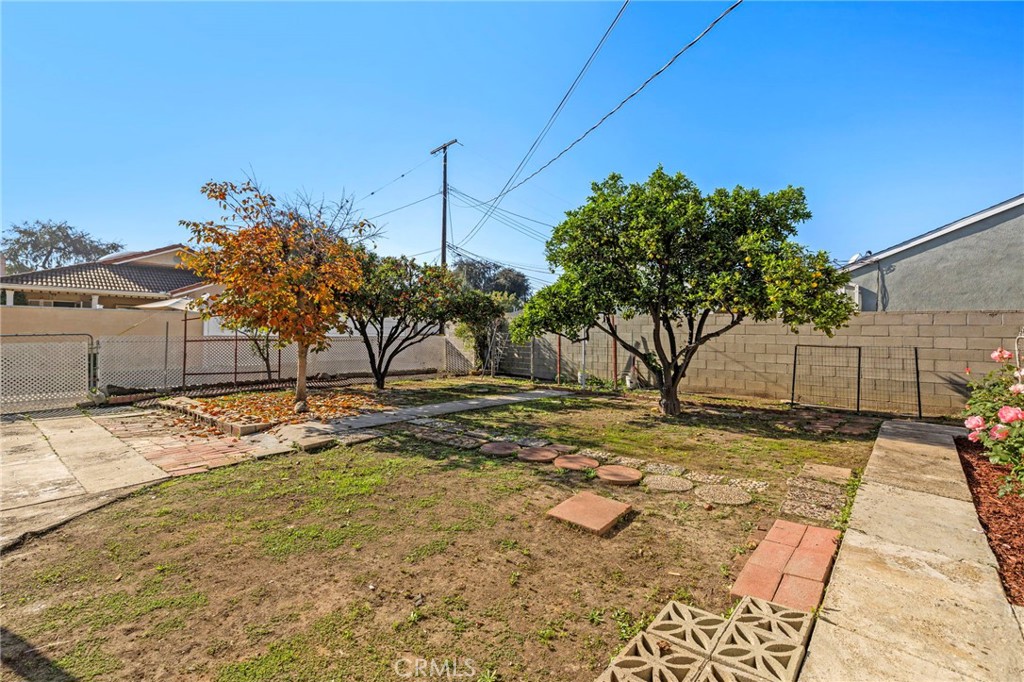 2100 W Valencia