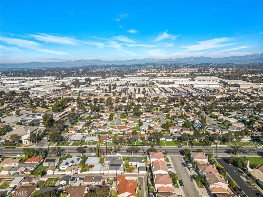 2100 W Valencia