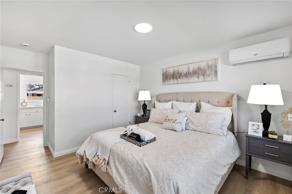2100 W Valencia