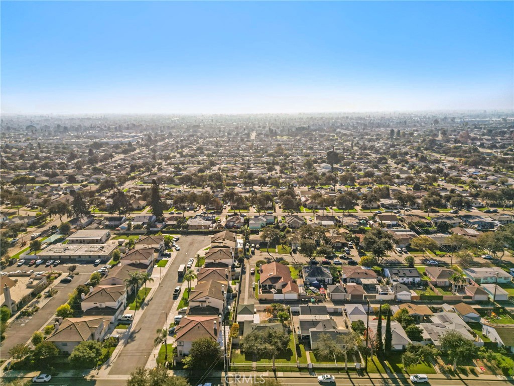 2100 W Valencia