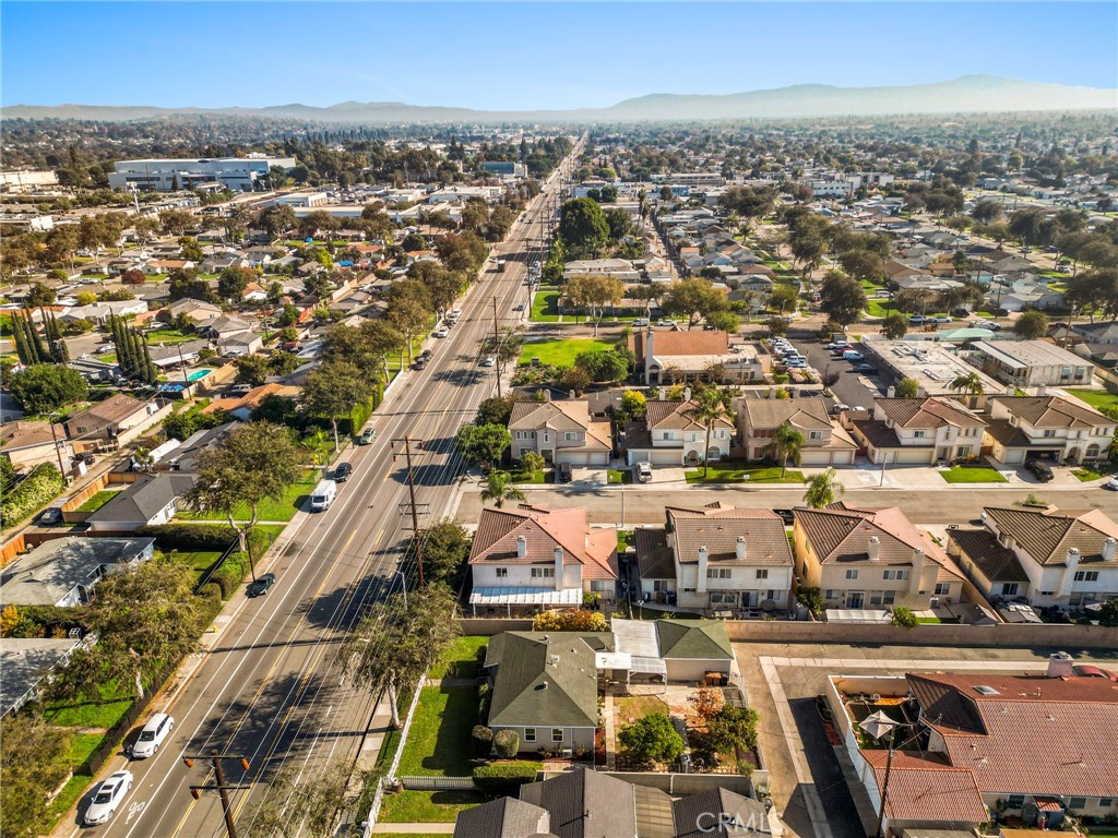 2100 W Valencia