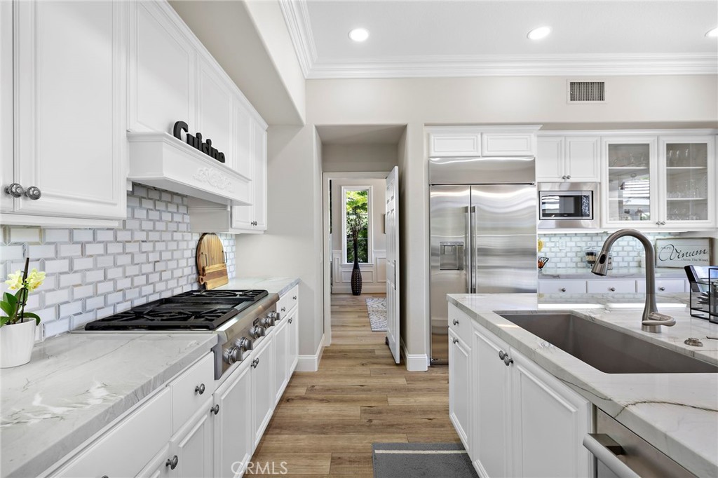 6 Lafayette