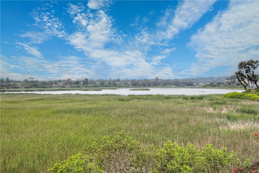 543 LAGUNA Drive
