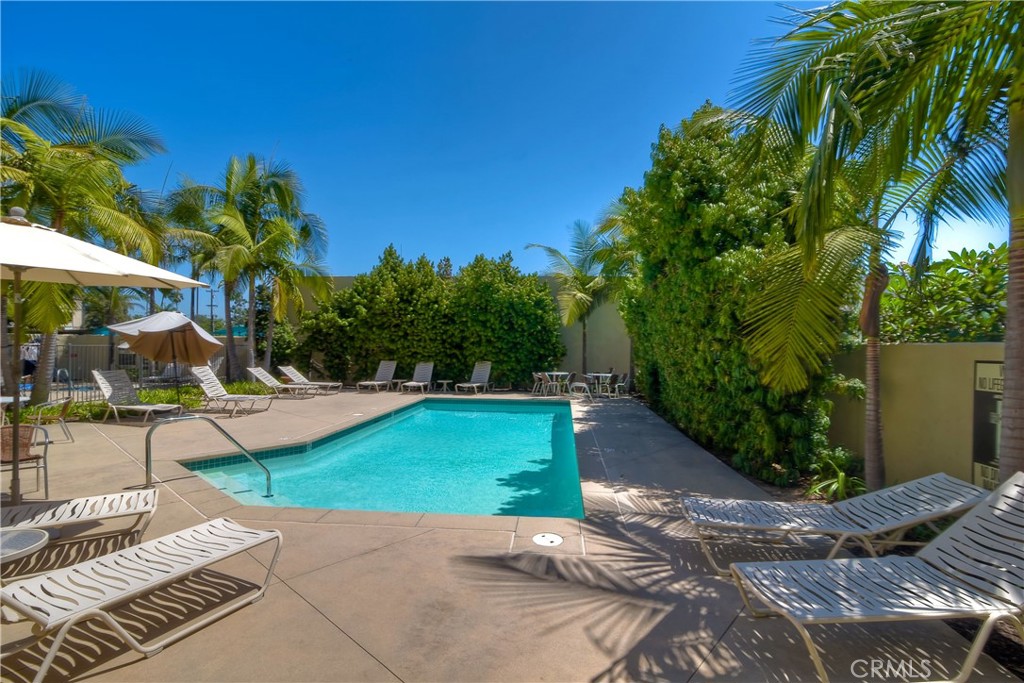 543 LAGUNA Drive