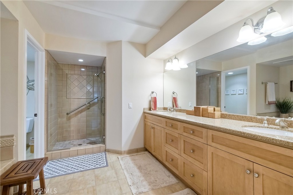 543 LAGUNA Drive