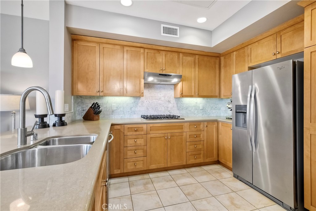 543 LAGUNA Drive