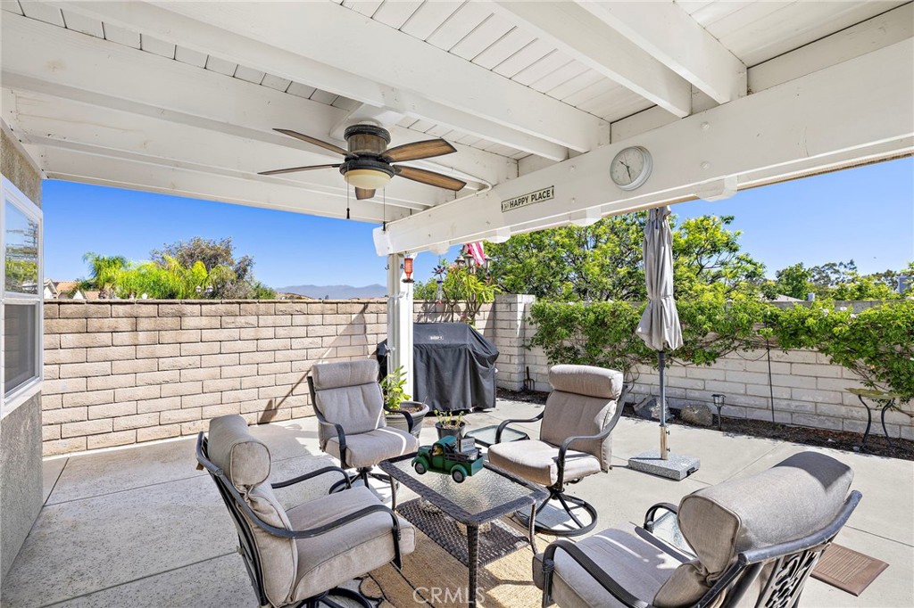 17935 Via Casitas