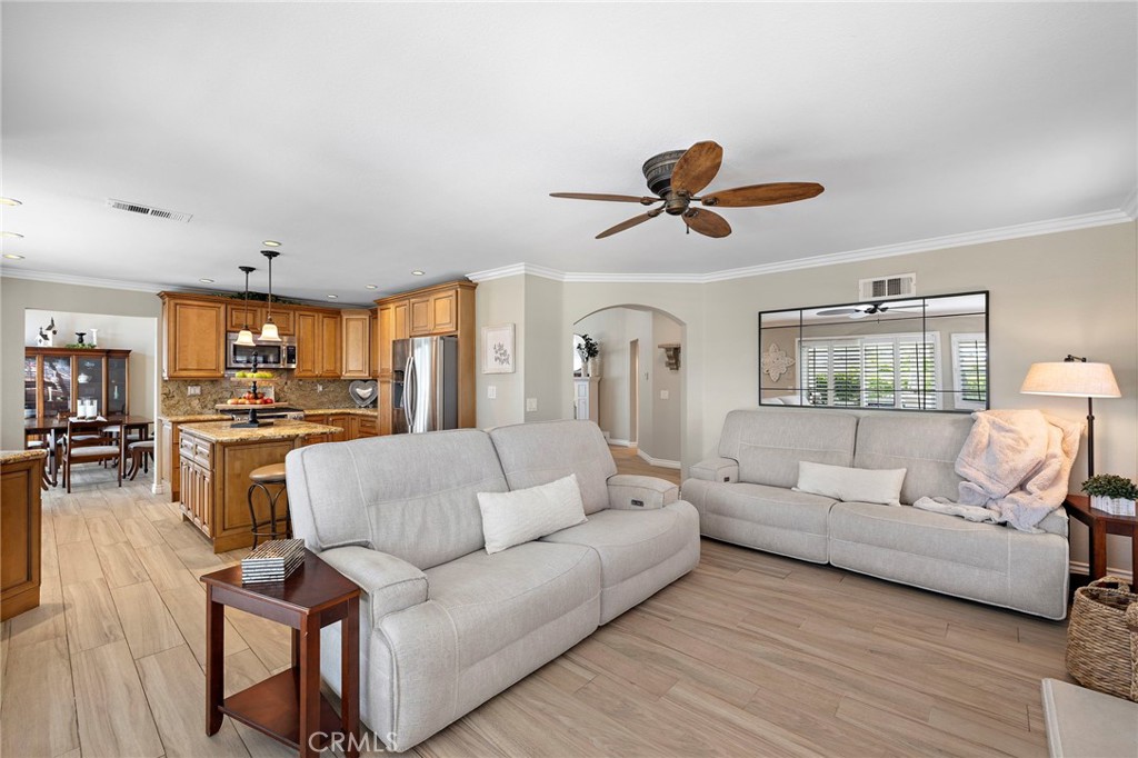 17935 Via Casitas