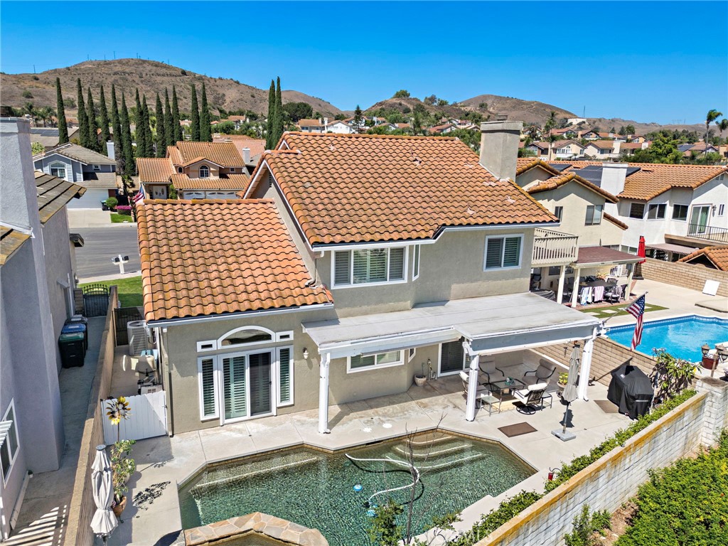 17935 Via Casitas