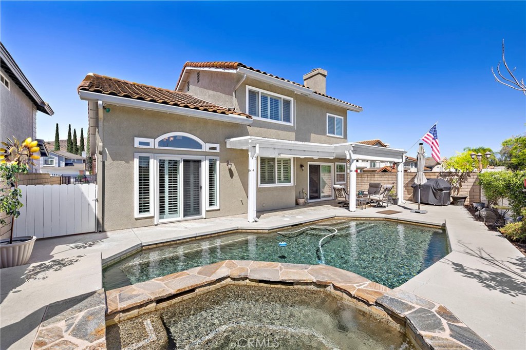 17935 Via Casitas