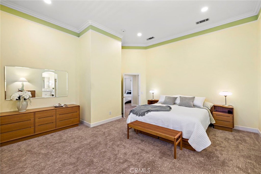 48 Downfield Way