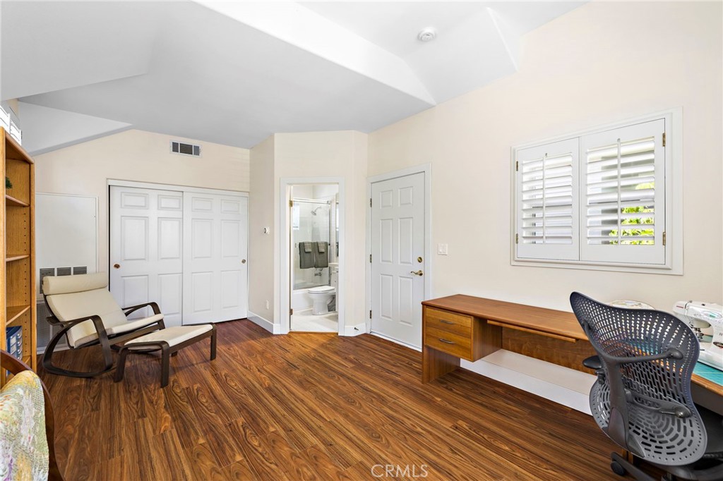 48 Downfield Way