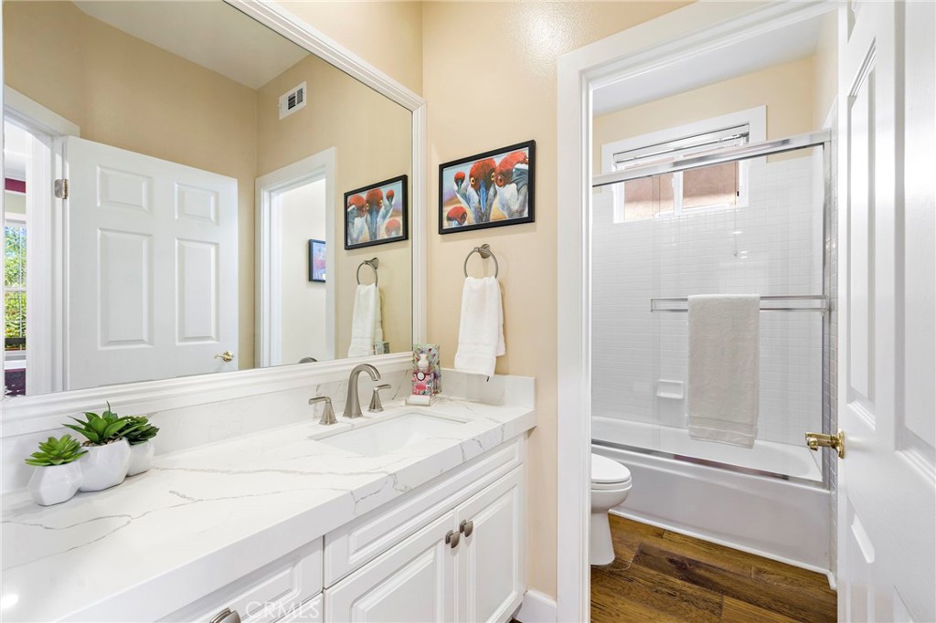 48 Downfield Way