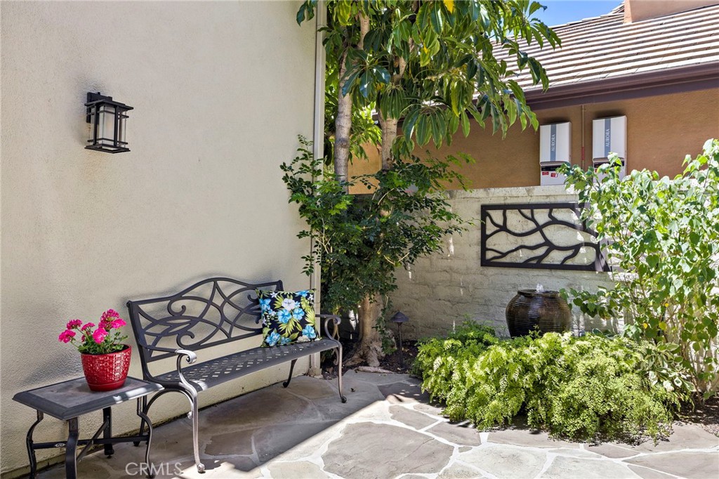 48 Downfield Way
