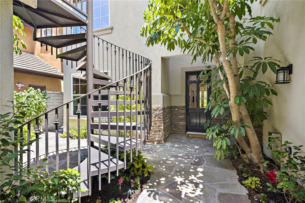48 Downfield Way