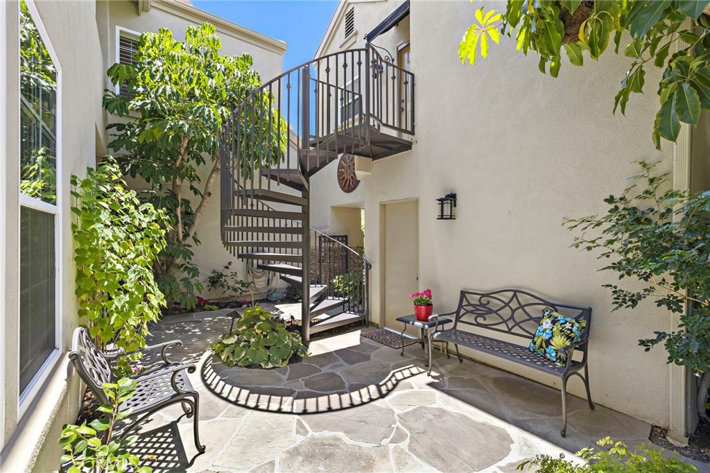 48 Downfield Way