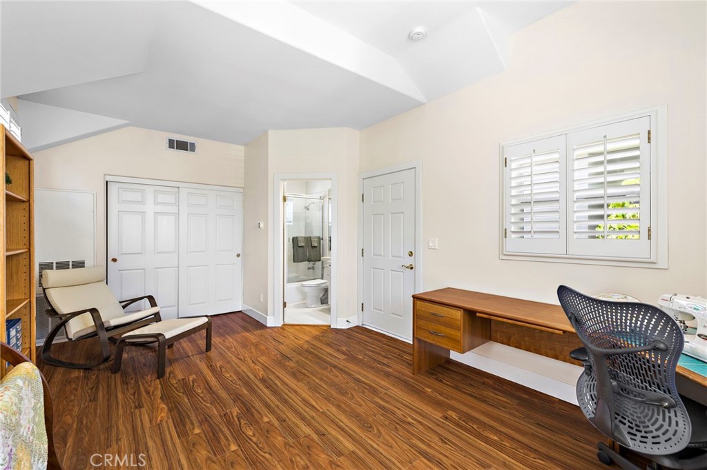 48 Downfield Way
