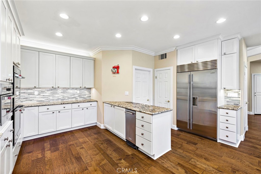 48 Downfield Way