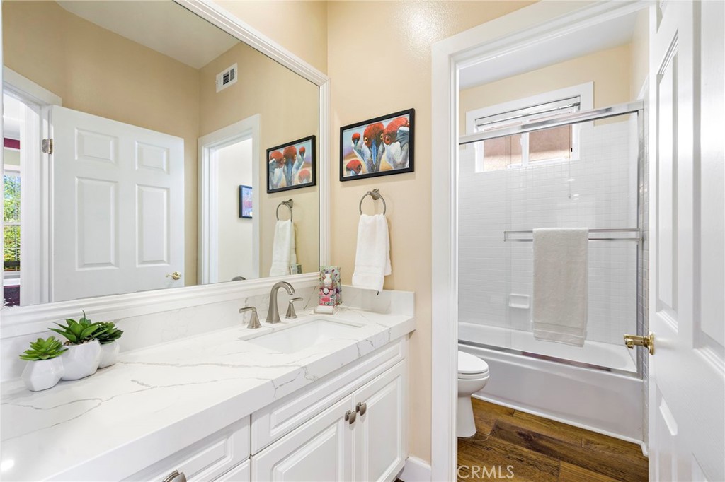 48 Downfield Way