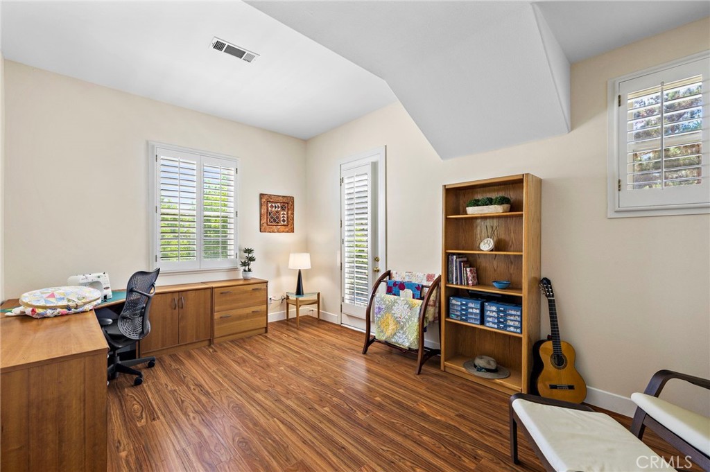 48 Downfield Way