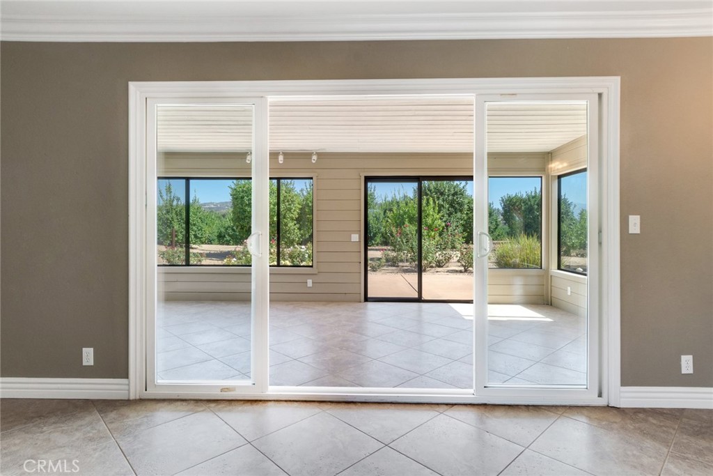 36733 Glenoaks