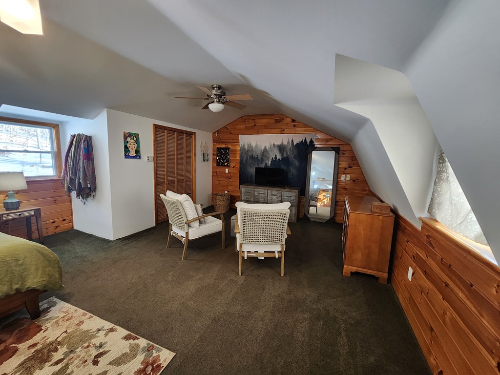176 Ford Hill Rd